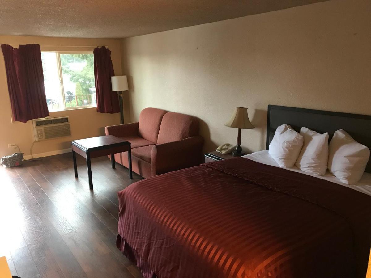 Hotel Smokey Point Motor 3*