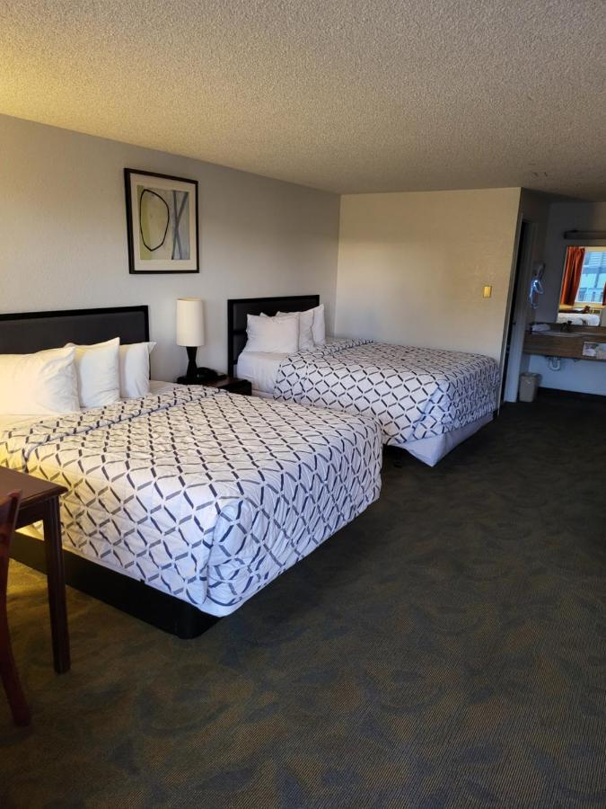 Smokey Point Motor Hotel