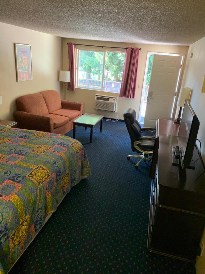 Smokey Point Motor Hotel 3*