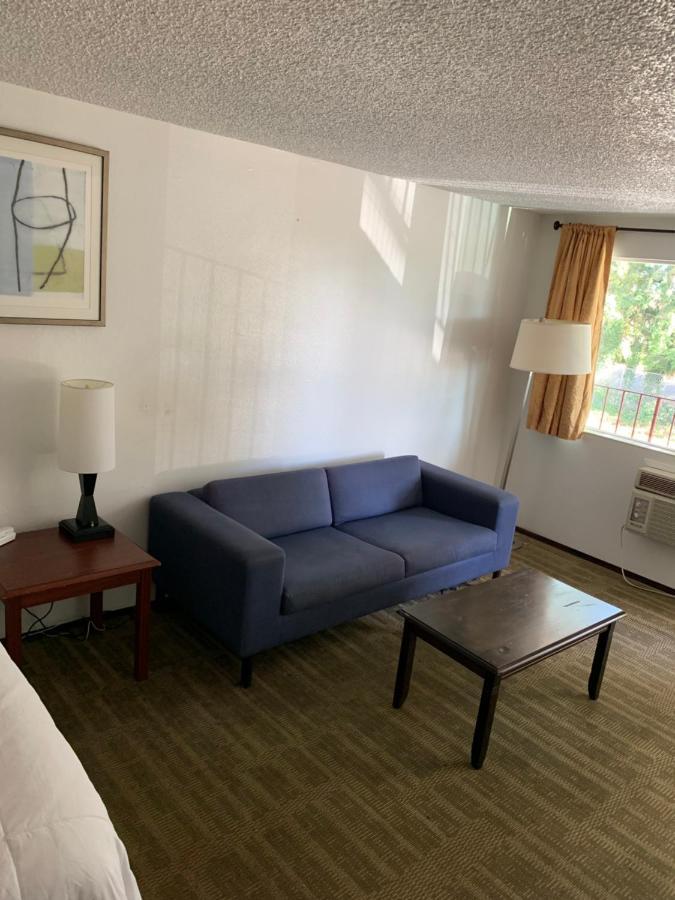 Smokey Point Motor Hotel 3*