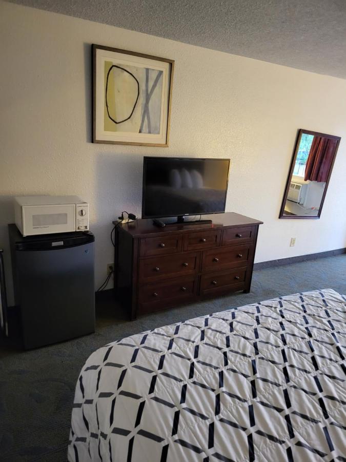 Smokey Point Motor 3* Arlington