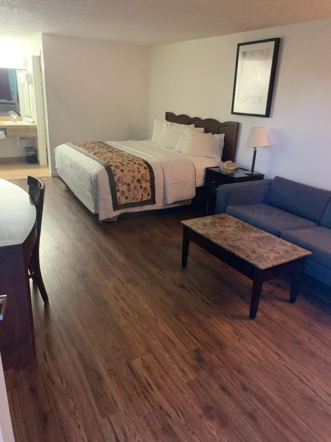 Smokey Point Motor Hotel 3*