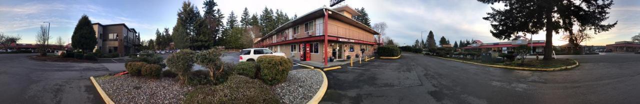 Smokey Point Motor 3* Arlington