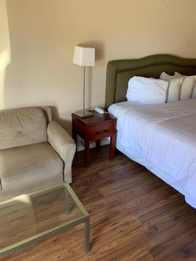 Smokey Point Motor Hotel