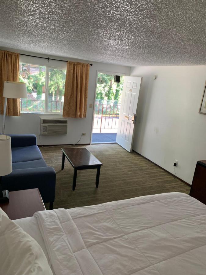 Hotel Smokey Point Motor 3*